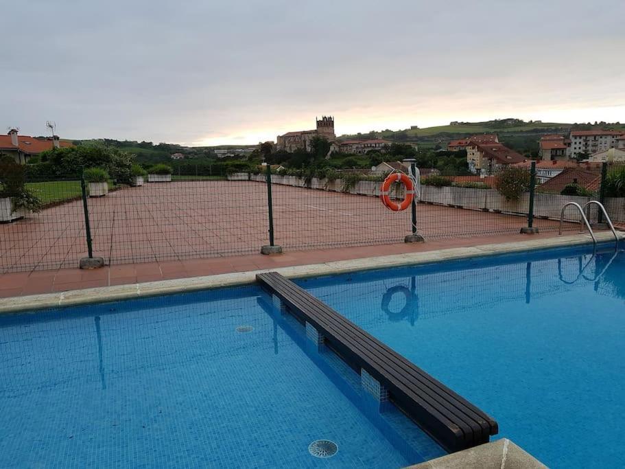 Terraza Y Piscina Con Vistas Espectaculares Al Mar Parking Cubierto Lägenhet San Vicente De La Barquera Exteriör bild