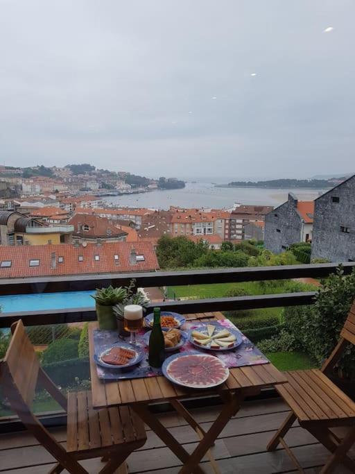 Terraza Y Piscina Con Vistas Espectaculares Al Mar Parking Cubierto Lägenhet San Vicente De La Barquera Exteriör bild